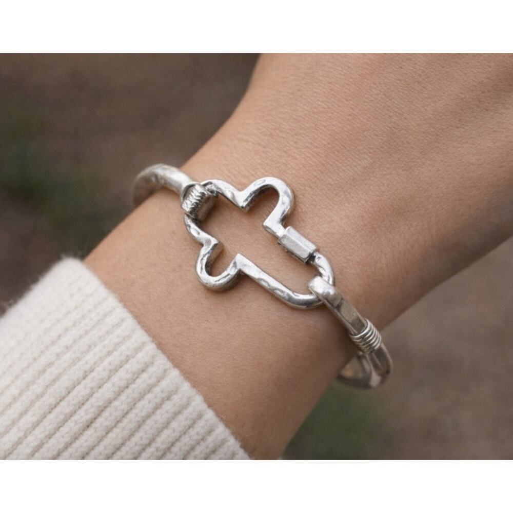 Pomina Silver Cross Hook Bangle New